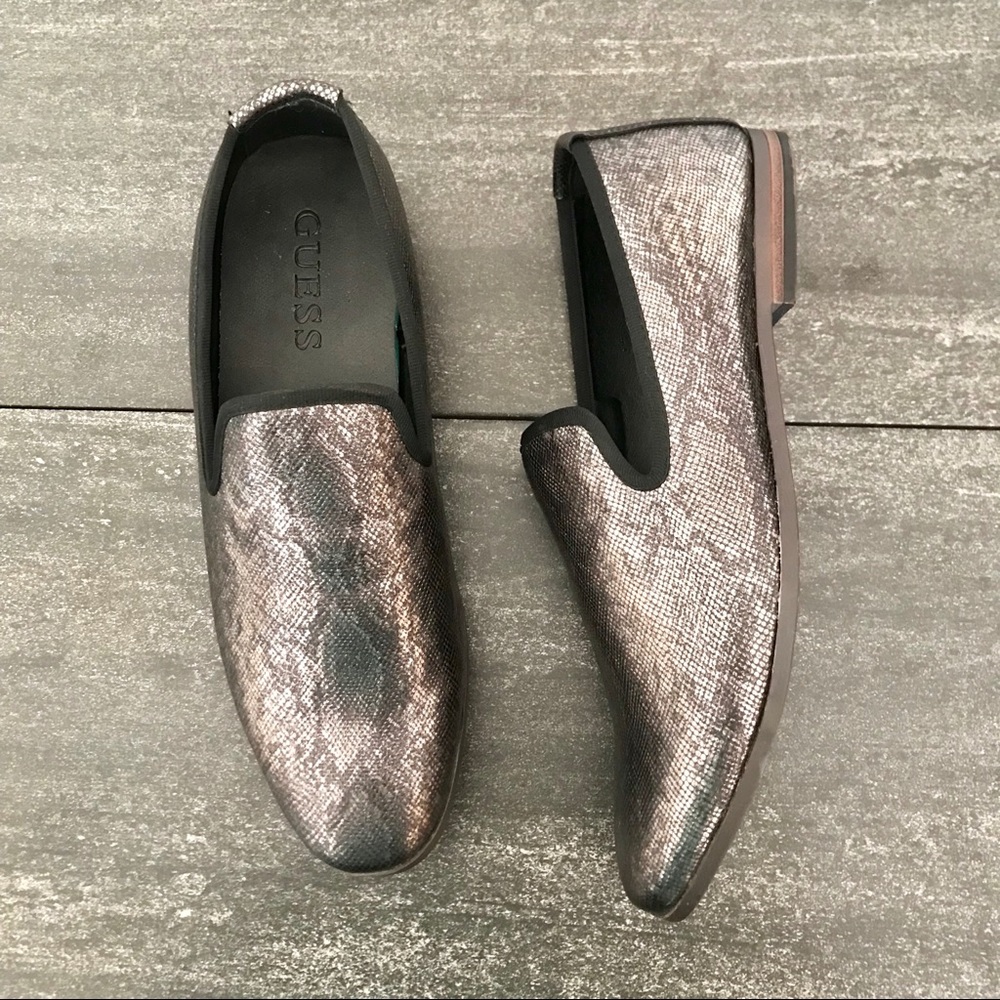NEW Guess Men Faux Snake Silver Grey Loafers